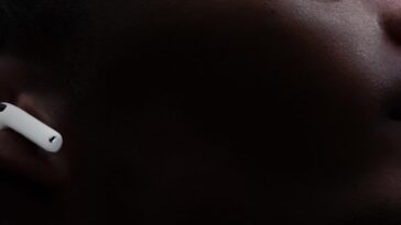 Apple AirPods black friday 2025 deals