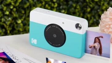 KODAK Printomatic Instant Print Digital Camera