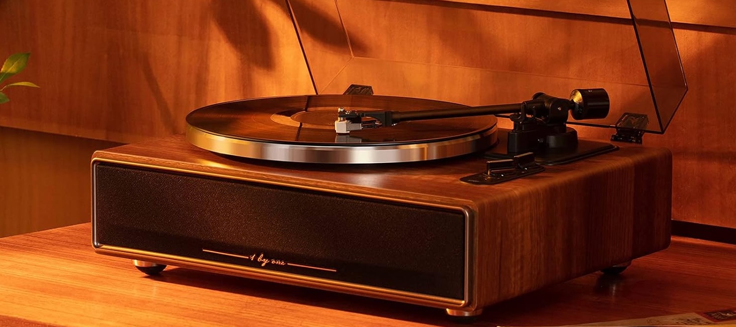 cyber monday vinyl record player and turntable deals